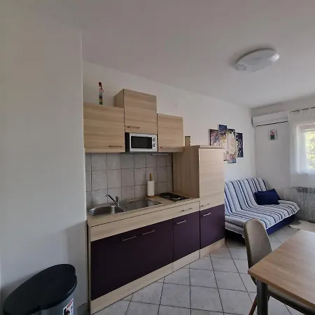 Sostaric アパート *